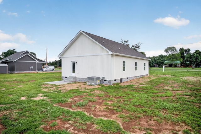 3631 Greenhaw Rd, Decherd, TN 37324