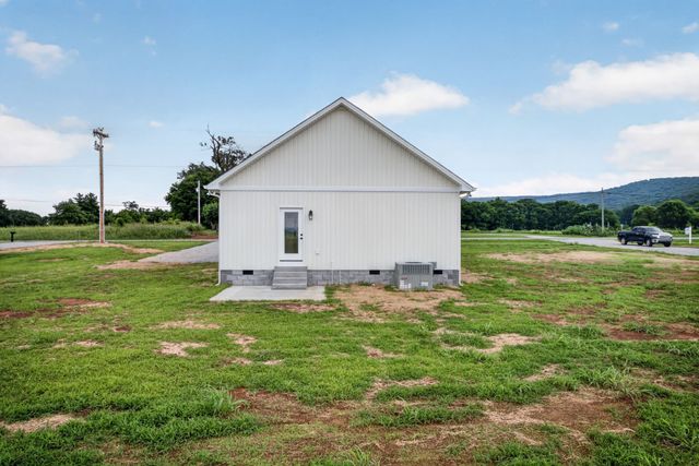 3631 Greenhaw Rd, Decherd, TN 37324