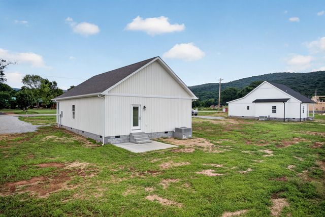 3631 Greenhaw Rd, Decherd, TN 37324