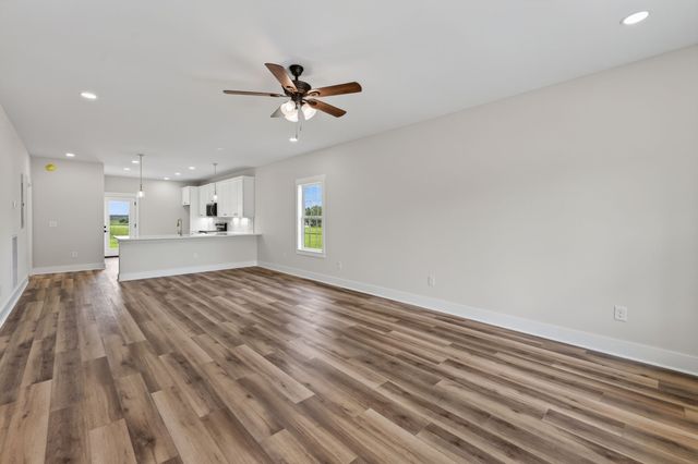 3631 Greenhaw Rd, Decherd, TN 37324