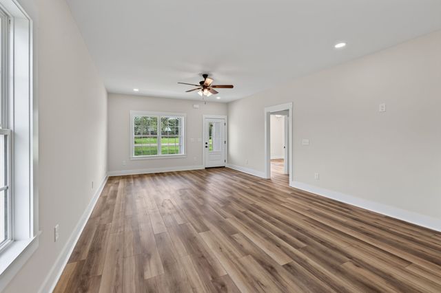 3631 Greenhaw Rd, Decherd, TN 37324