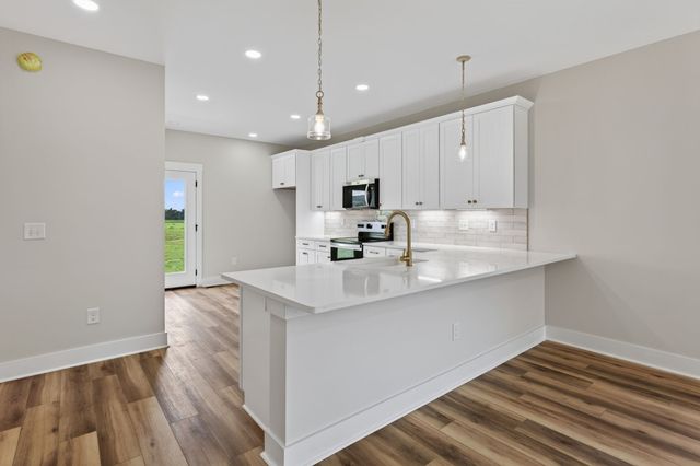 3631 Greenhaw Rd, Decherd, TN 37324
