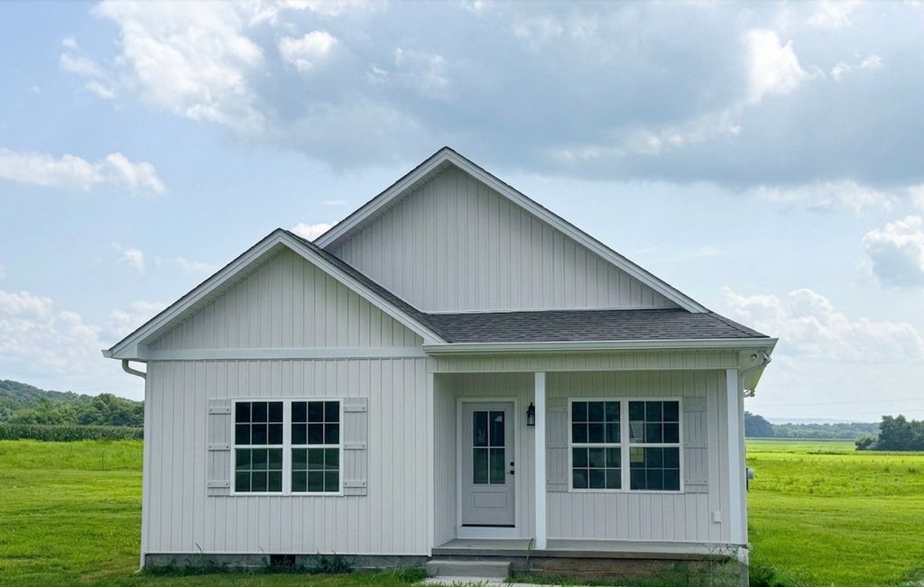 3631 Greenhaw Rd, Decherd, TN 37324