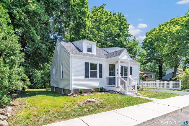 21 Meadow Street, Milford, CT 06460