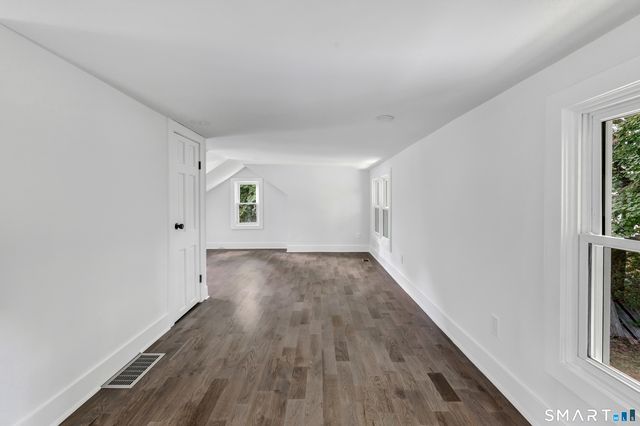 21 Meadow Street, Milford, CT 06460