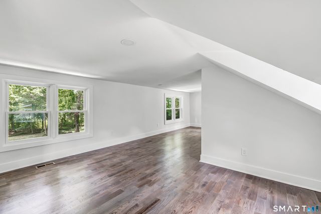 21 Meadow Street, Milford, CT 06460
