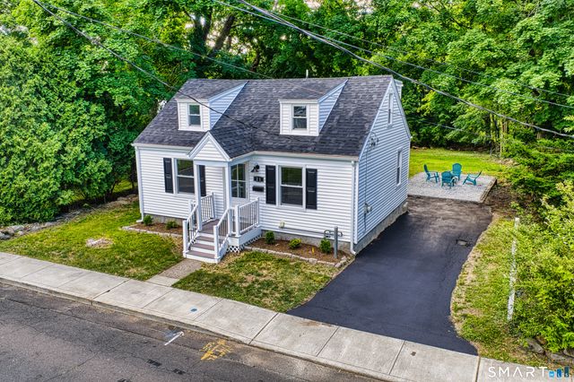 21 Meadow Street, Milford, CT 06460