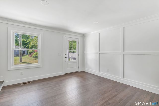 21 Meadow Street, Milford, CT 06460