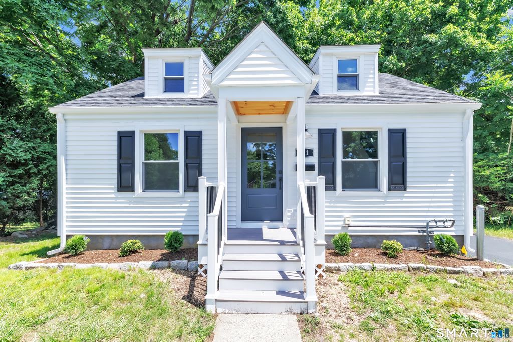 21 Meadow Street, Milford, CT 06460
