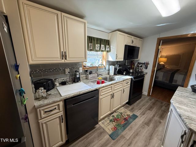 126 Ollie Collins Road, Elizabethton, TN 37643