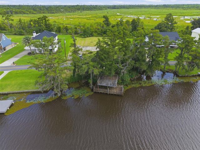 1916 Perkins Ferry Road S, Lake Charles, LA 70611