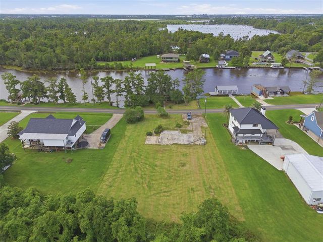 1916 Perkins Ferry Road S, Lake Charles, LA 70611