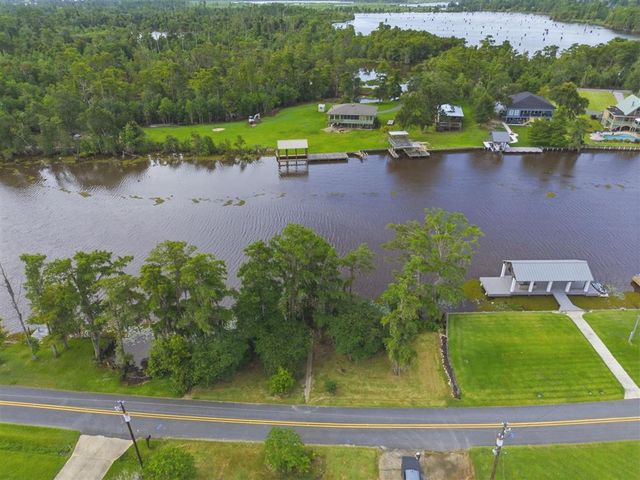 1916 Perkins Ferry Road S, Lake Charles, LA 70611