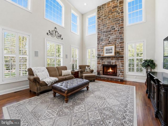 7 LOCKHART DR, Garnet Valley, PA 19060