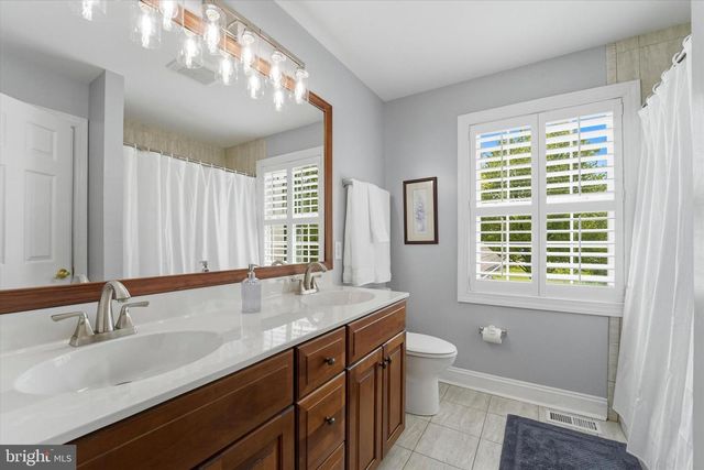 7 LOCKHART DR, Garnet Valley, PA 19060