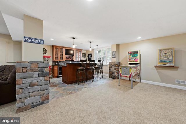 7 LOCKHART DR, Garnet Valley, PA 19060