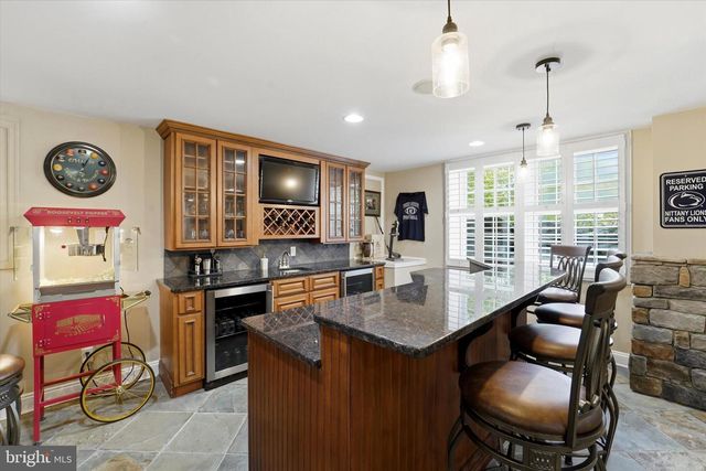 7 LOCKHART DR, Garnet Valley, PA 19060