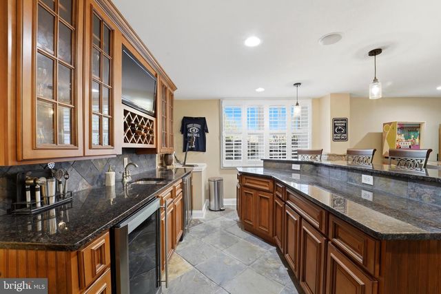 7 LOCKHART DR, Garnet Valley, PA 19060