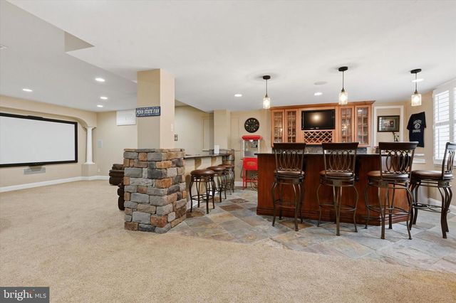 7 LOCKHART DR, Garnet Valley, PA 19060