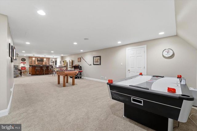 7 LOCKHART DR, Garnet Valley, PA 19060