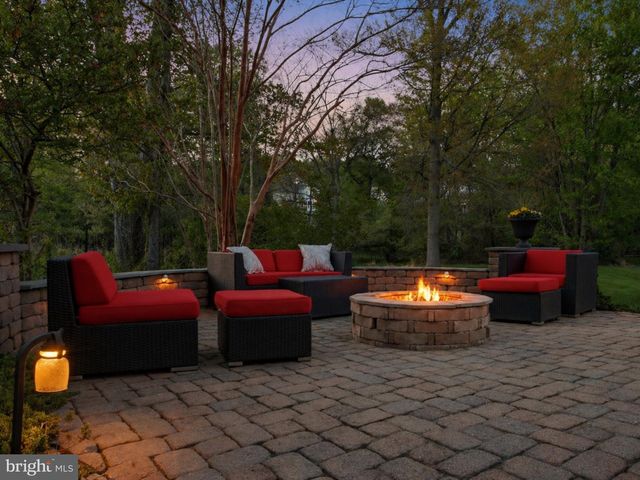 7 LOCKHART DR, Garnet Valley, PA 19060