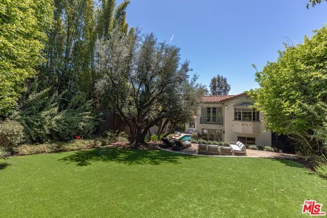 1136 N Doheny Drive, Los Angeles, CA 90069