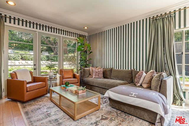 1136 N Doheny Drive, Los Angeles, CA 90069