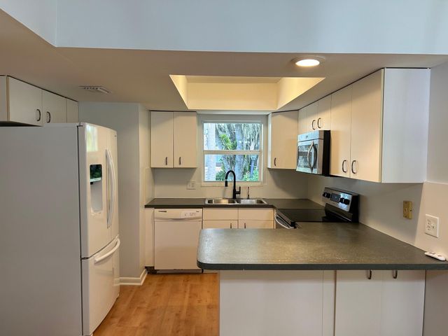 6826 SW Chase Court, Stuart, FL 34997