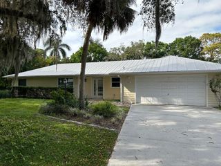6826 SW Chase Court, Stuart, FL 34997