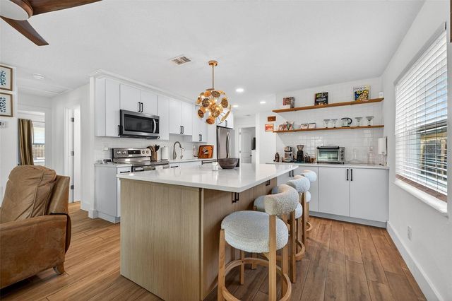 3911 14TH AVENUE N, St Petersburg, FL 33713