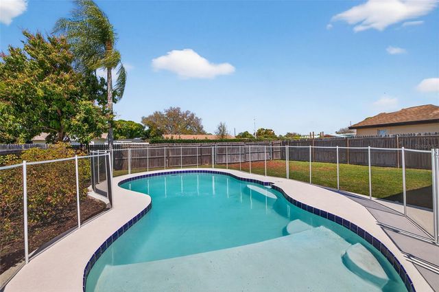 3911 14TH AVENUE N, St Petersburg, FL 33713