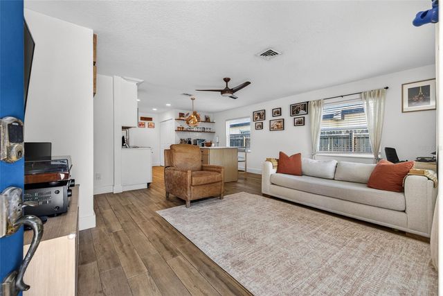 3911 14TH AVENUE N, St Petersburg, FL 33713