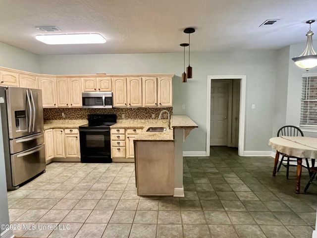 9248 Taylor Drive, Biloxi, MS 39532