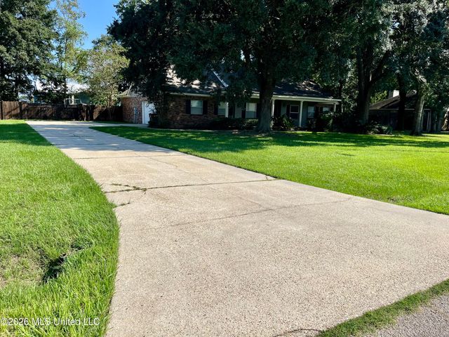 9248 Taylor Drive, Biloxi, MS 39532