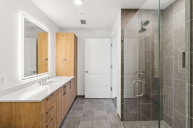 1212 Demonbreun St Apt 1114, Nashville, TN 37203