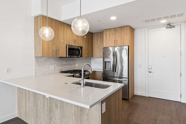 1212 Demonbreun St Apt 1114, Nashville, TN 37203
