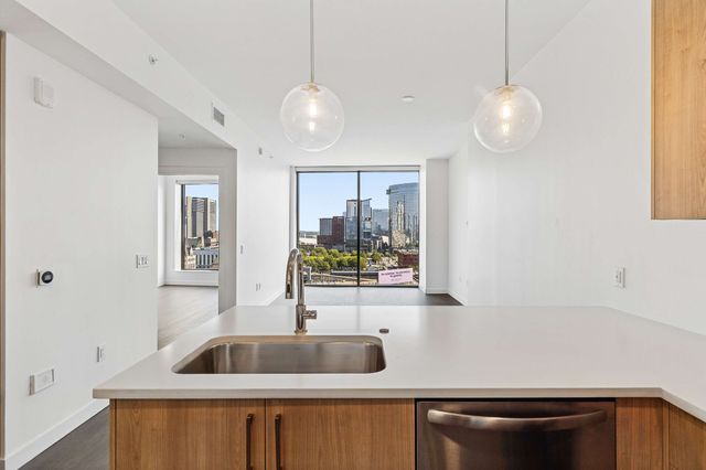 1212 Demonbreun St Apt 1114, Nashville, TN 37203