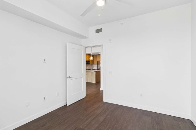 1212 Demonbreun St Apt 1114, Nashville, TN 37203