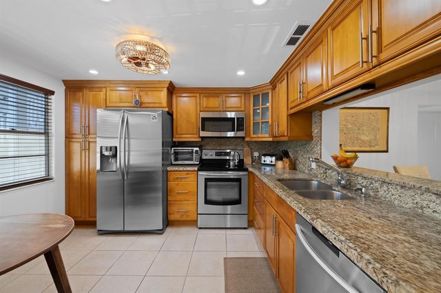 2402 ANTIGUA Circle C2, Coconut Creek, FL 33066