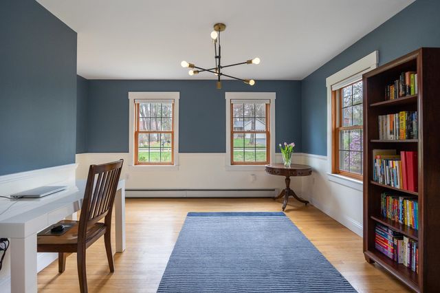 10 Hagan Drive, Essex, VT 05452