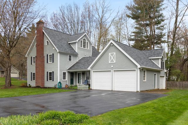 10 Hagan Drive, Essex, VT 05452