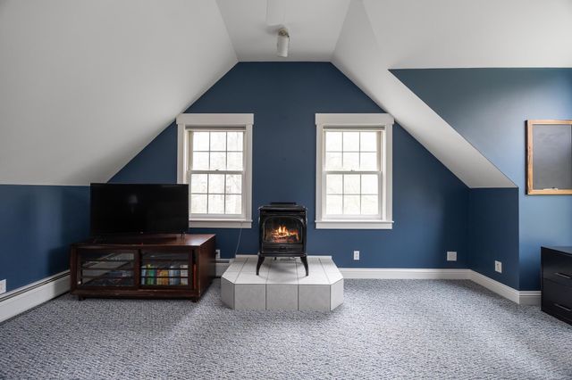 10 Hagan Drive, Essex, VT 05452