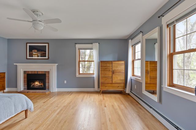 10 Hagan Drive, Essex, VT 05452