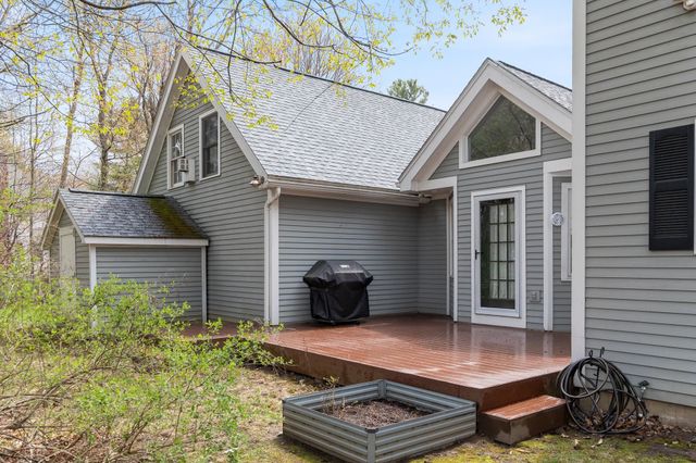 10 Hagan Drive, Essex, VT 05452