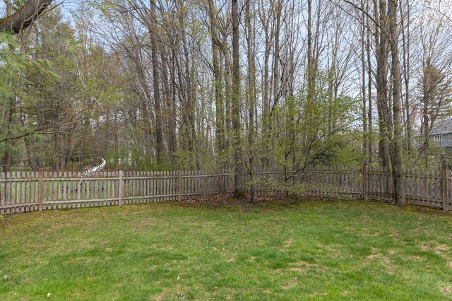 10 Hagan Drive, Essex, VT 05452