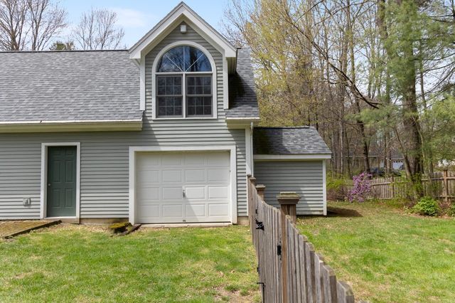 10 Hagan Drive, Essex, VT 05452