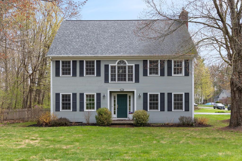 10 Hagan Drive, Essex, VT 05452