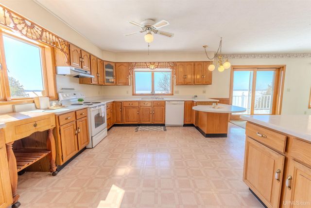 7005 Mm.5 Lane, Garden, MI 49835
