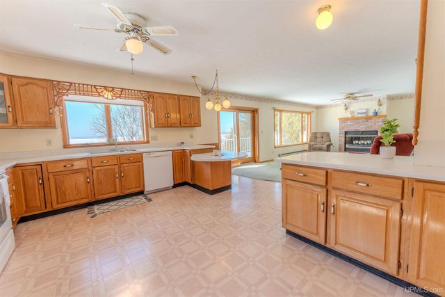 7005 Mm.5 Lane, Garden, MI 49835