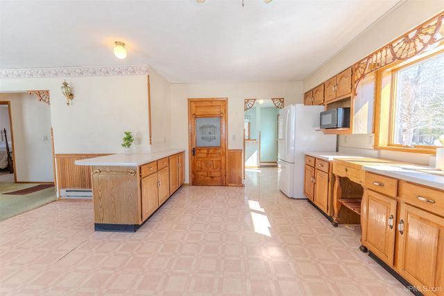 7005 Mm.5 Lane, Garden, MI 49835